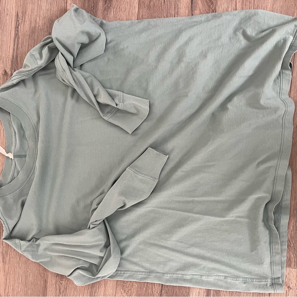 Lululemon Relaxed Sage Green Women's Long Sleeve Top